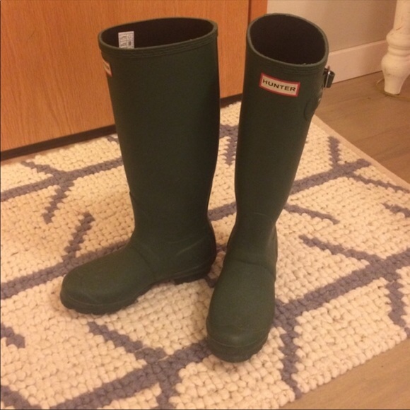 Hunter Shoes - Tall matte olive Hunter rain boots.